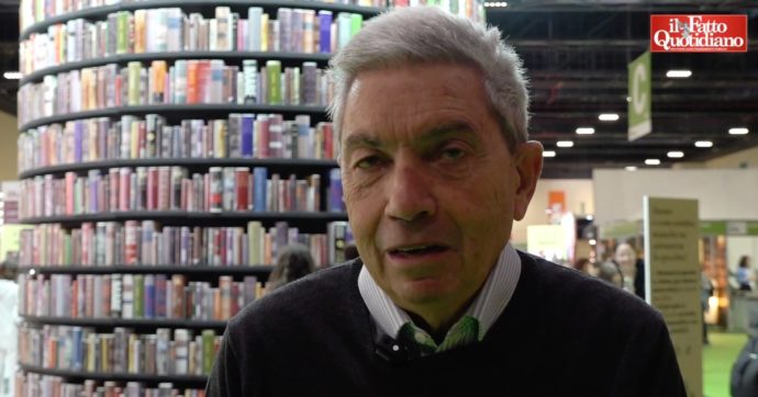 Del nuovo libro di Padellaro ‘Solo la verità, lo giuro’ colpisce la sincerità