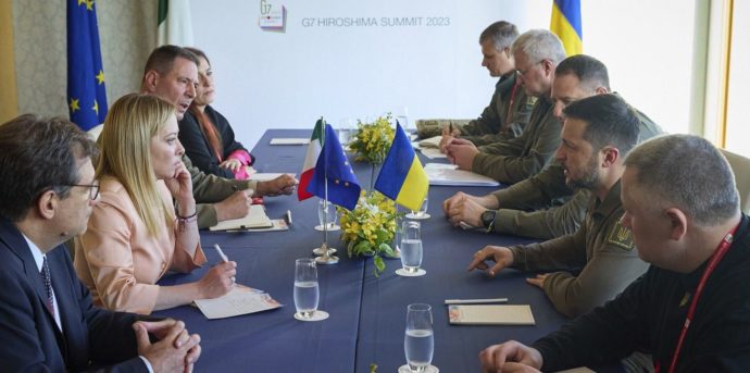 Meloni: “Addestramento di piloti ucraini? Noi non abbiamo F16, è una decisione che valutiamo con gli alleati”