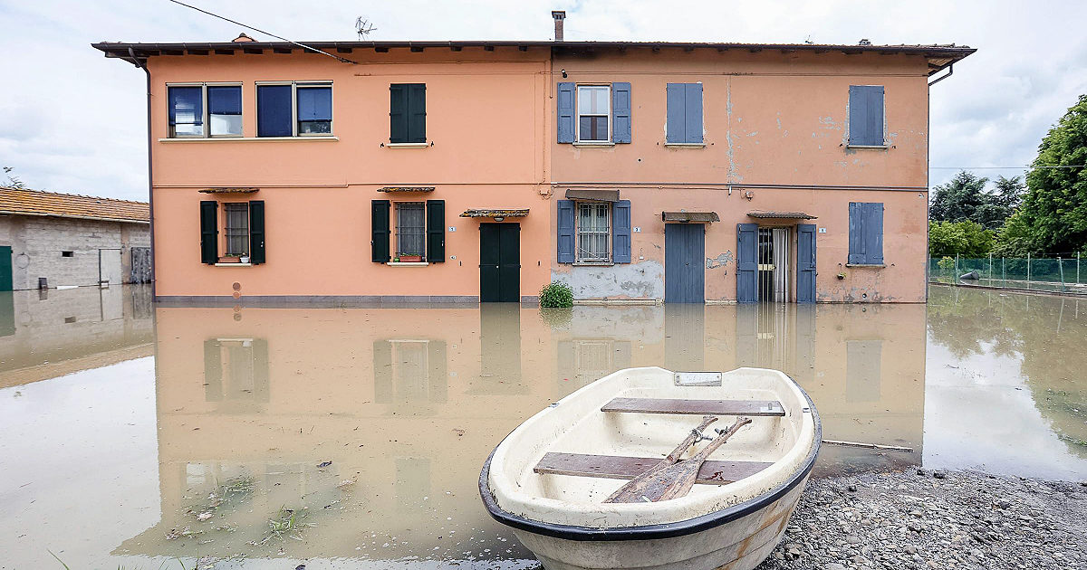 Emilia-Romagna, la legge di Bonaccini sul consumo di suolo tra proroghe e interessi privati. L’urbanista: “Così si è continuato a costruire”