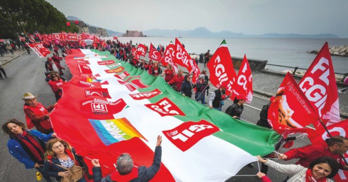 Copertina di Napoli, 50mila in piazza con Cgil, Cisl e Uil Stop al governo sull’autonomia differenziata