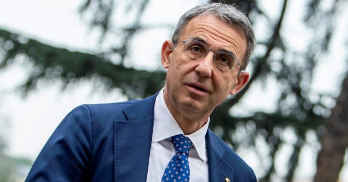 L’ex ministro Costa: “Italia Sicura non funzionava. Il codice appalti va cambiato”