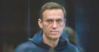 Copertina di “Svegliati alle cinque del mattino per ascoltare musica filo-Putin”: il racconto di Navalny dal nuovo carcere