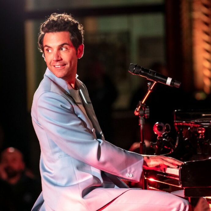 Mika a FqMagazine: “Dopo la morte di mia madre, il Covid e il tour annullato non volevo più scrivere”. E rivela come ne è uscito