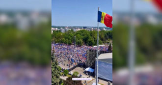 Copertina di Migliaia di persone in piazza a Chisinau a sostegno dell’ingresso nella Ue: “I moldavi sono europei” – Video