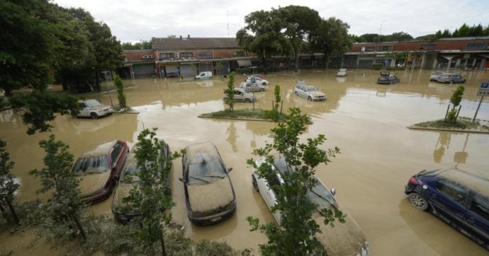 Alluvione, non c’è mai stata volontà politica di arginare la crisi climatica. Si rincorre solo il Pil
