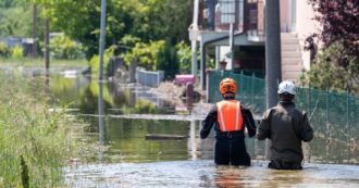 Alluvione Emilia-Romagna, il sindaco di Conselice: “Dobbiamo convincere le persone ad andare nei bungalow”. Allerta sanitaria