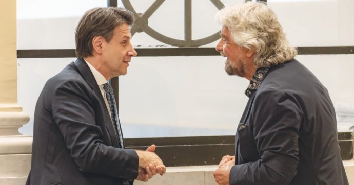Grillo a Roma per “motivare” i parlamentari. “Date fondi e aiuto per la piazza di giugno”