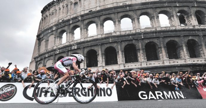 Copertina di Giro d’Italia, Roma si è presa l’ultima tappa con i fondi Pnrr
