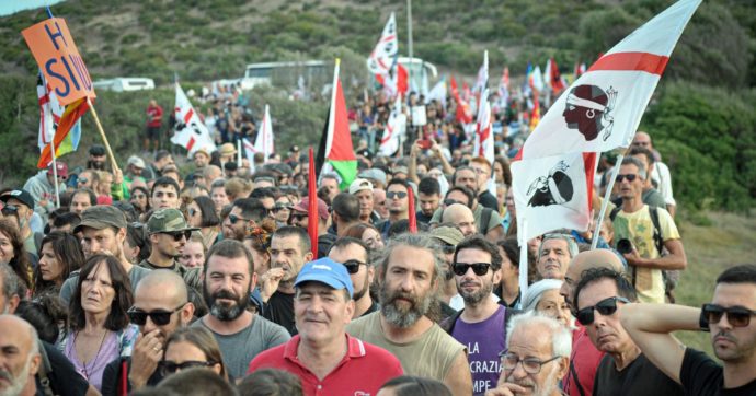 Pacifisti sardi in corteo: “Noi occupati dalla Nato, basta con le esercitazioni”