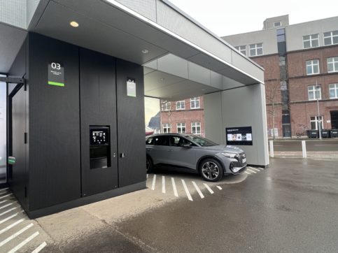 Audi, a Berlino il terzo hub europeo per la ricarica delle auto elettriche