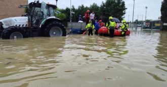 Copertina di Il rischio per le acque contaminate dopo l’alluvione, Ausl Romagna: “Non c’è allarme sanitario”