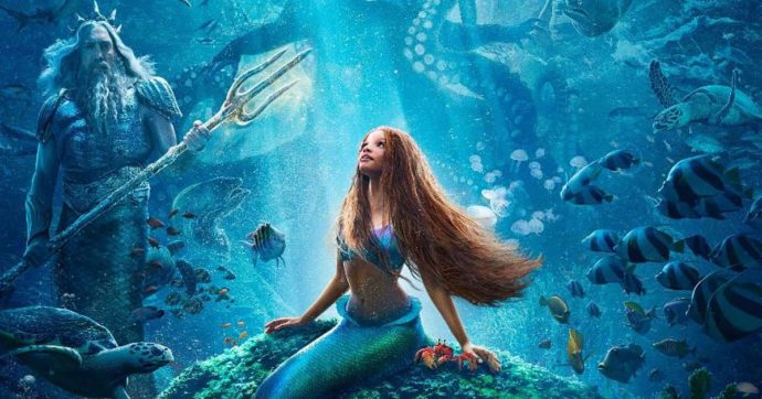 Romantico, disinvolto e più “adulto” del previsto, il film Disney La Sirenetta va promosso