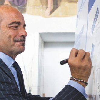 Copertina di Digitale: progetti in ritardo, ma intanto Butti fa incetta di consulenti a Chigi