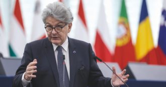 Copertina di L’appello pacifista: “Stop ai fondi Pnrr per le munizioni”