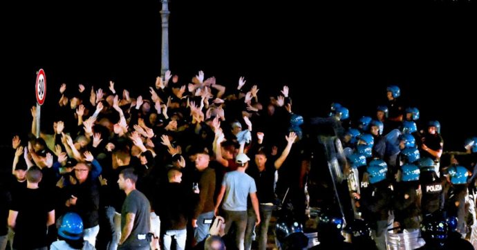 Arrestato capo ultrà fotografato con ADL