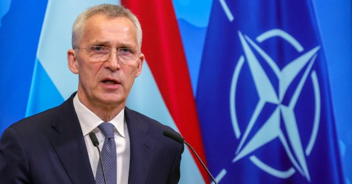La Nato espelle personale diplomatico russo dal quartier generale, Stoltenberg: “Svolgevano attività d’intelligence”