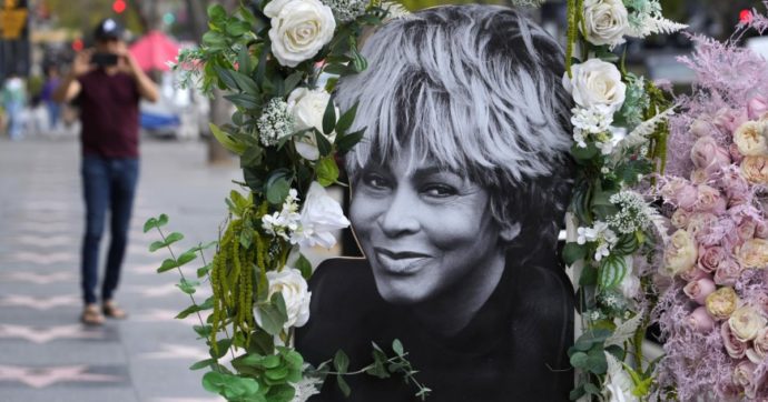 È morta Tina Turner, un’icona, una voce potentissima: nove punti per ricordarla