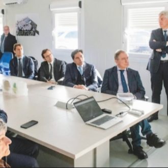 Copertina di Report: “6mila euro a Zizza, lobbista condannata, per parlare a Urso”