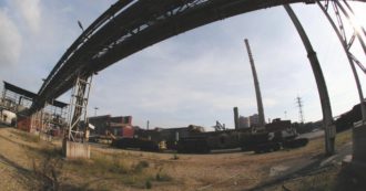 Copertina di Lite ai vertici e stallo con Mittal. Il governo lascia spegnere Ilva?