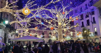 Copertina di Sistema Salerno, Whatsapp non mente: il bando per le luminarie era truccato