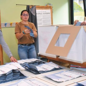 Copertina di Amministrative, la disfatta di Elly: le resta un sindaco lettiano a Vicenza