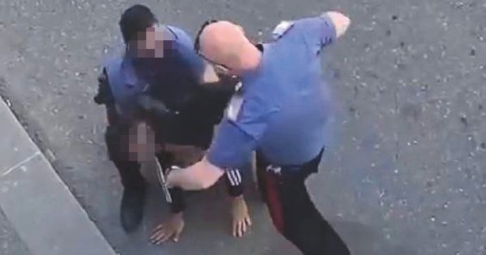 Trans picchiata, agenti denunciati: “Tortura”