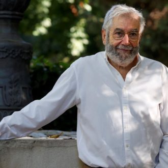 Copertina di Disfatta spagnola, Antonio Muñoz Molina: “In tutt’Europa è così. Le sinistre parlano d’altro e sono divise”