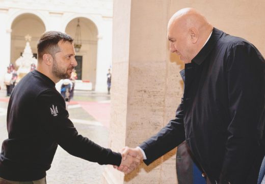 Crosetto, il mega ministro delle armi  ne manda ancora a Zelensky