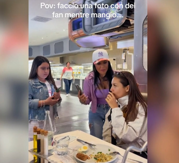 Fan riconoscono Elettra Lamborghini e le chiedono un selfie mentre sta mangiando: la mossa della cantante – Video