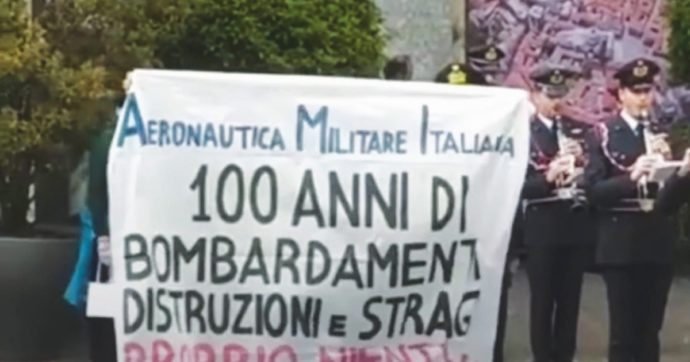 Gallarate, denunciati per striscione pacifista