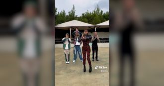 Copertina di Annalisa insegna a Fedez e agli Articolo 31 la coreografia di Disco Paradise: il video diventa virale
