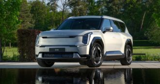 Copertina di EV9, il suv con sette posti veste coreano