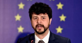Copertina di Benifei (Pd): “Contraddizione? No, il nostro è un Sì per confermare le armi all’Ucraina”