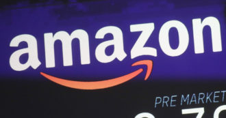 Copertina di Amazon valuta l’ingresso nella telefonia Usa. A picco i titoli degli altri operatori
