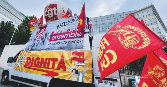 Sit-in di Fiom a Parigi: “In Italia impossibile il dialogo”. Ma da Stellantis nessun impegno