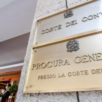 Copertina di L’Ue difende Corte dei Conti: “È tutela dei nostri interessi”