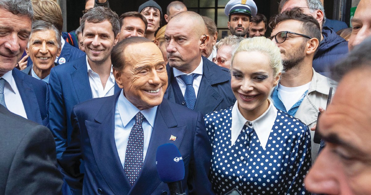 Silvio Berlusconi di nuovo ricoverato al San Raffaele di Milano
