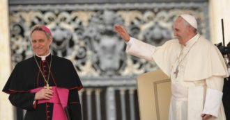 Copertina di Bergoglio rimanda padre Georg in Germania: l’ex segretario di Ratzinger lascerà il Vaticano per tornare a Friburgo senza incarichi