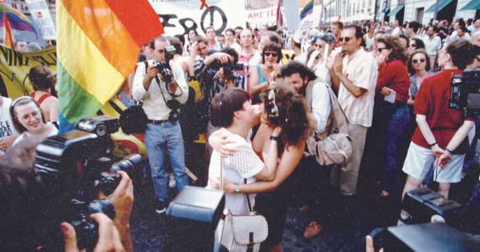 Copertina di Un Pride lungo 40 anni: in mostra (e in un volume) la storia del Mario Mieli di Roma