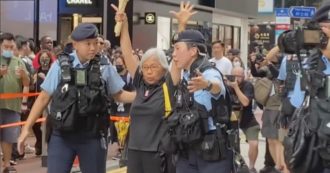 Copertina di Hong Kong, polizia arresta l’attivista per la democrazia Alexandra Wong alla commemorazione per piazza Tienanmen