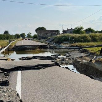 Copertina di Una Provincia è per sempre: il Fatto di domani 6 giugno