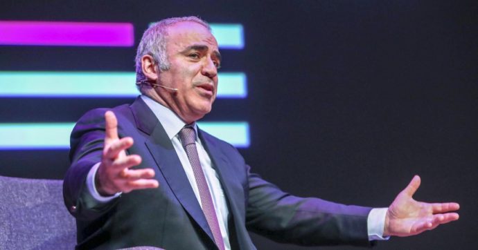 Kasparov dà scacco all’Ue: “Lo zar è pure colpa vostra”