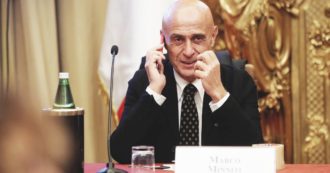 Copertina di Caso Almasri, Minniti: “Libia è questione di interesse nazionale, andava detto subito”. Lo Voi? “Apertura indagine non era automatica”