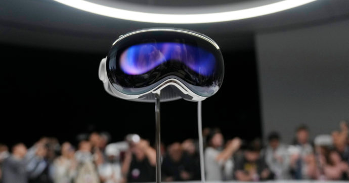 La nuova sfida di Apple, visore per realtà virtuale e metaverso da 3.499 dollari. Sul mercato nel 2024