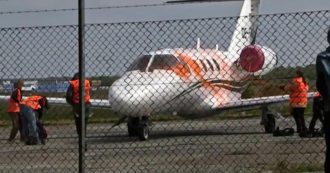 Copertina di Vernice arancione su un jet privato: il blitz di Ultima Generazione all’aeroporto tedesco di Sylt