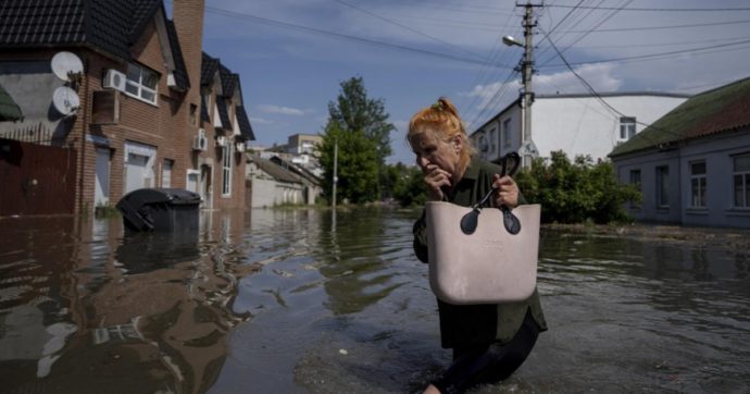 Ucraina, la diretta – Diga distrutta, Sunak: “Non abbiamo ancora prove contro la Russia”. Zuppi: “La mia non è una mediazione, devo parlare col Papa”