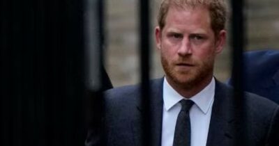 Copertina di “Atrocità, terribili abusi e violazione di diritti umani, altro che associazione benefica”: la catena inarrestabile di brutte notizie per il principe Harry