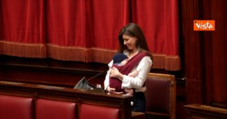 Copertina di Camera, la deputata M5s Gilda Sportiello allatta il figlio in Aula: è la prima volta nella storia parlamentare