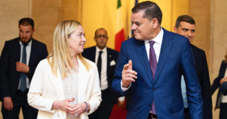 Copertina di Migranti, Meloni accoglie a Palazzo Chigi Emad Trabelsi, ministro libico che l’Onu accusa di traffico di esseri umani e torture