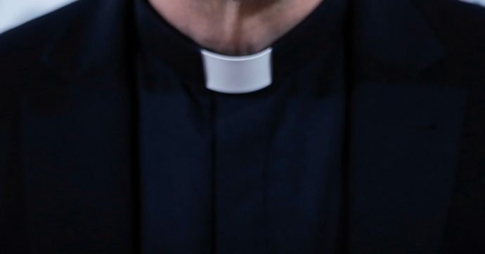 Brindisi, abusi sessuali su un chierichetto: ex parroco condannato a 8 anni in Cassazione